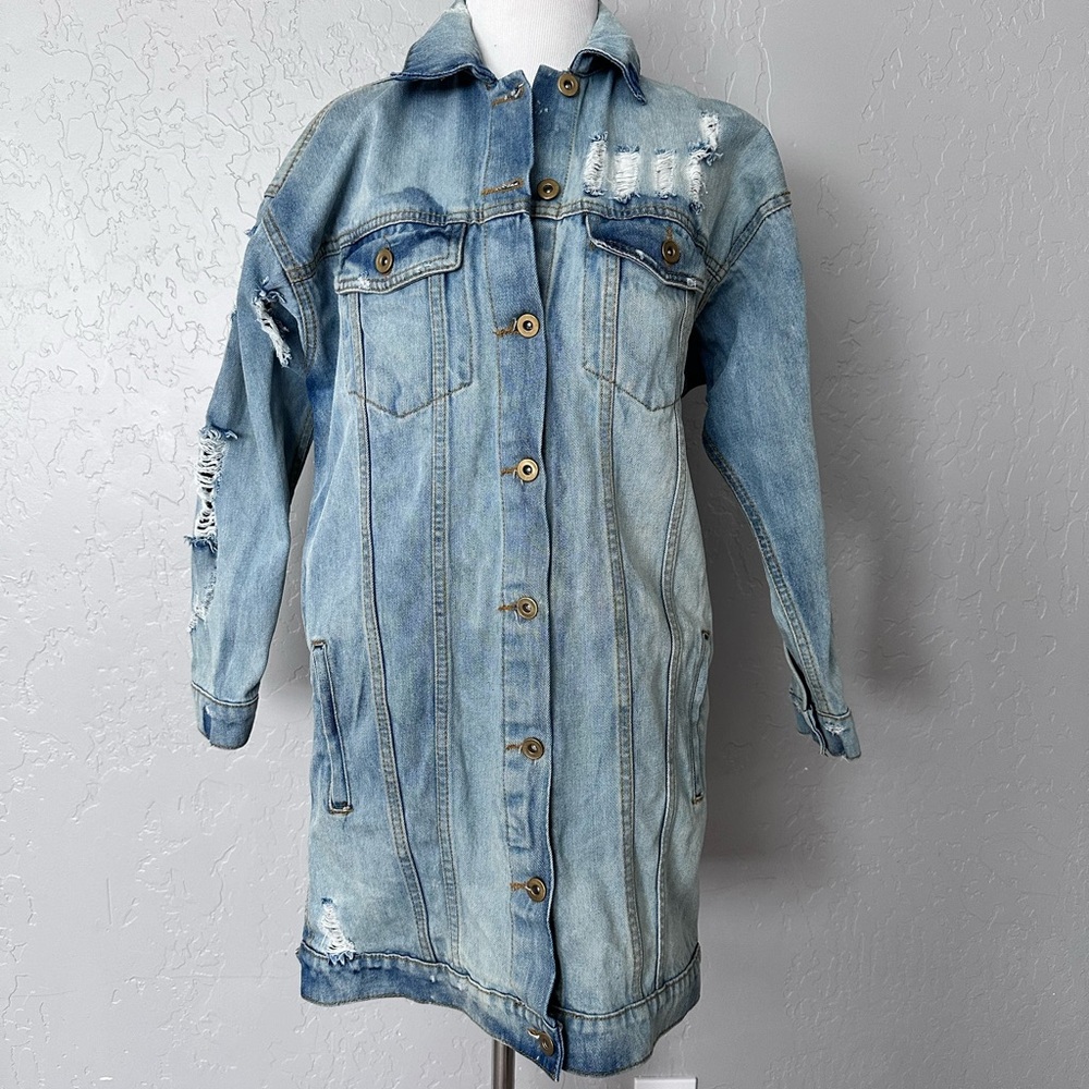 Boohoo blue distressed long Jean Jacket size 6 c6